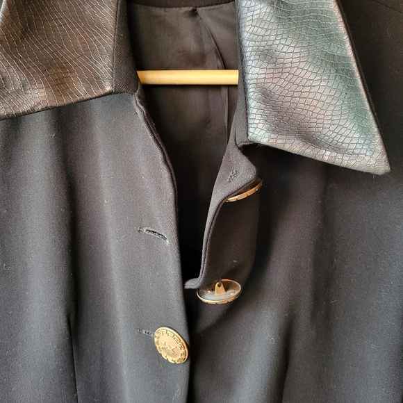 Vintage Black And Gold Blazer -Vertigo Paris - Picture 4 of 6